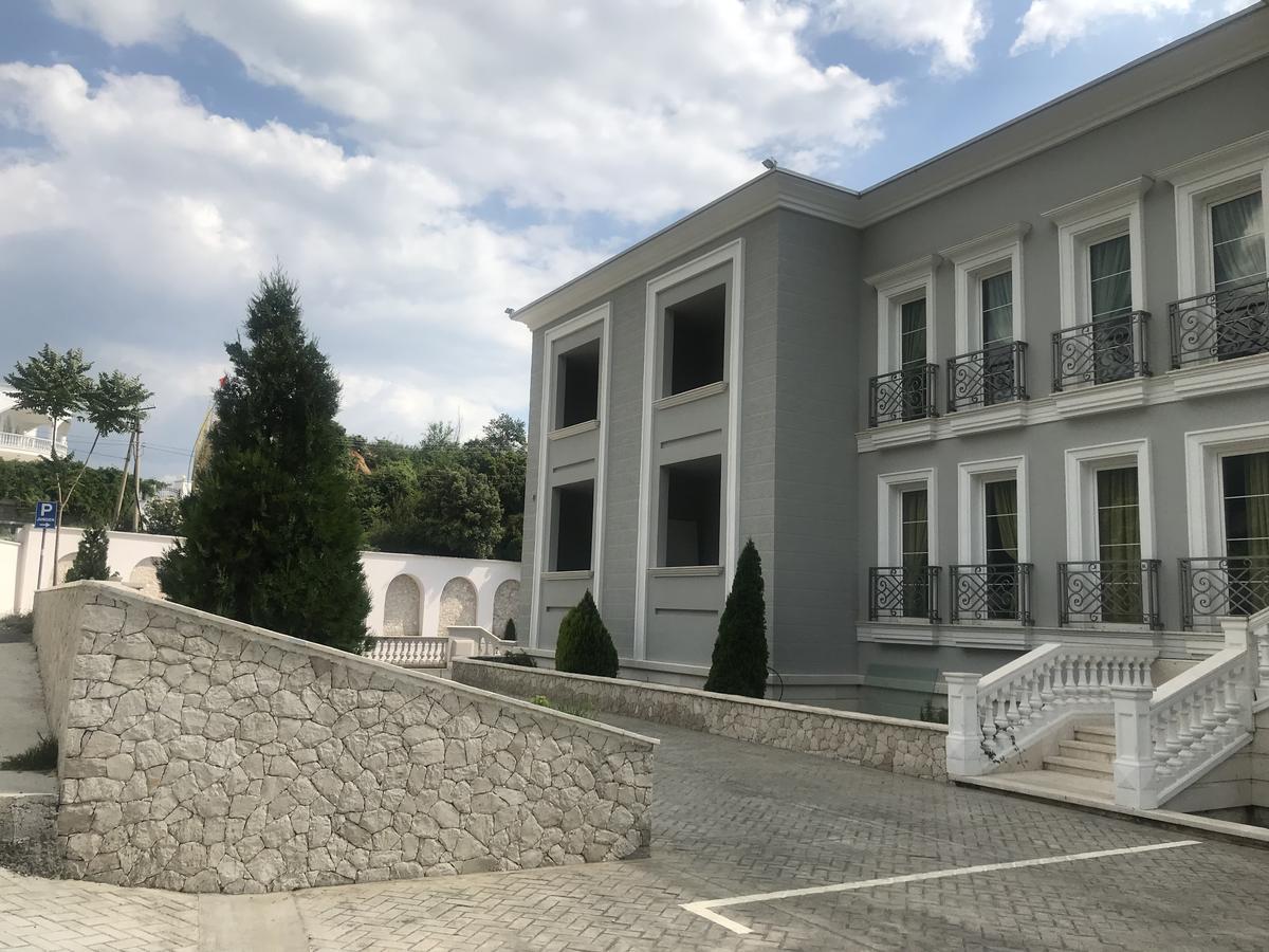 Jurgen Resort Tirana Bagian luar foto