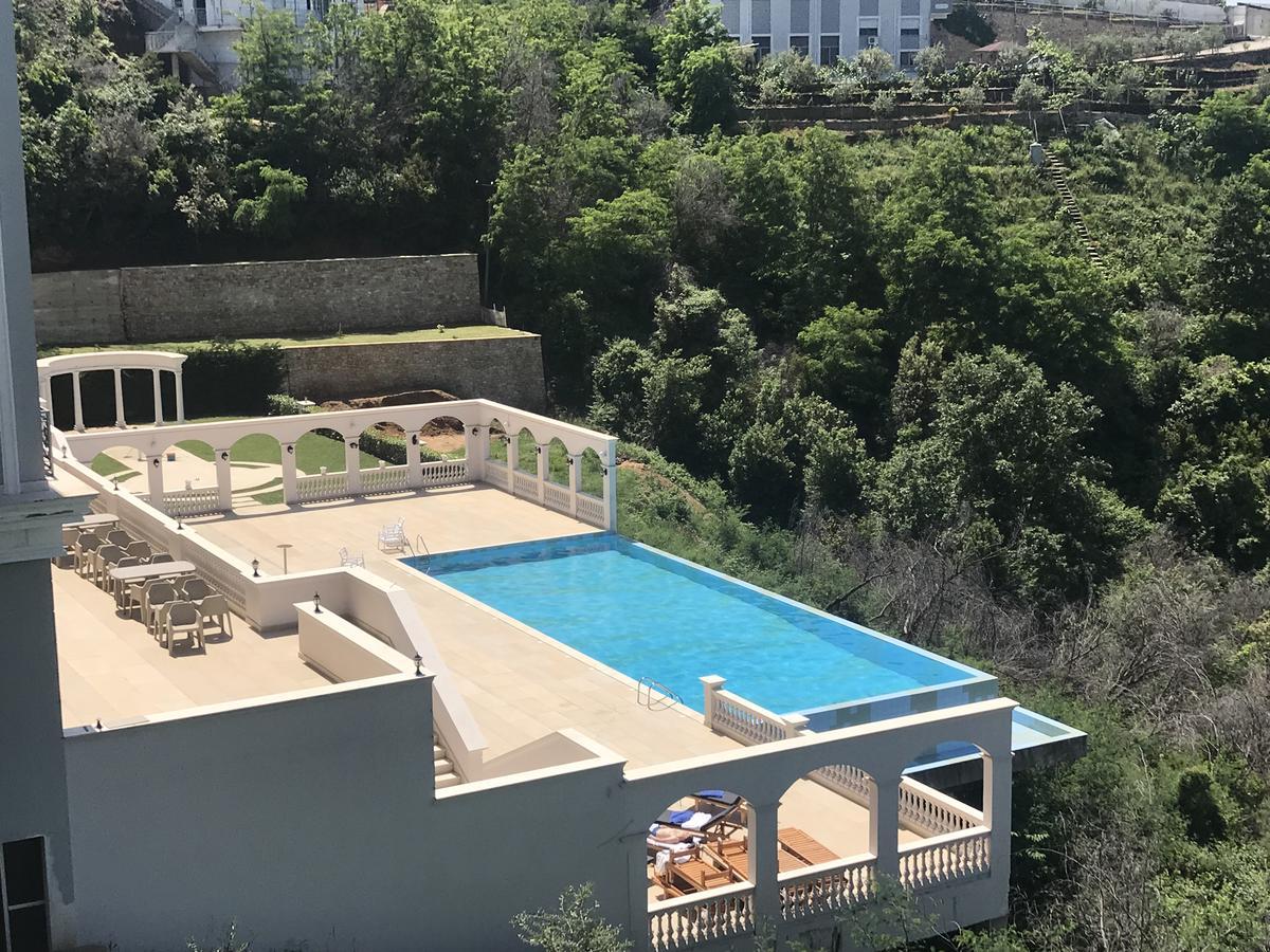 Jurgen Resort Tirana Bagian luar foto